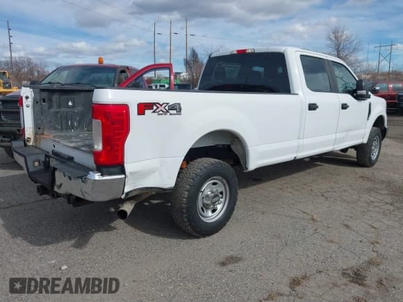 ✅ 2019 Ford F-250 XL • VIN: 1FT7W2B60KEF78955 • Lot: 41851147. Listed on IAAI with 205,275 mi. Free auction sales archive from the USA and detailed vehicle history report at DreamBid. Image 4.