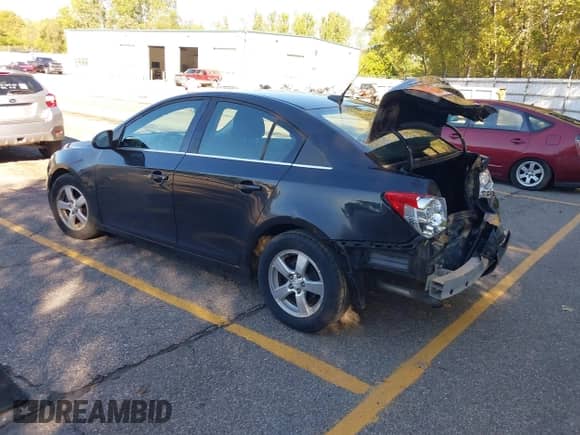 2012 Chevrolet Cruze 1LT z VIN 1G1PF5SC2C7387396, wystawiony jako IAAI lot #43401730 z przebiegiem 137 692 mil mil oraz . Historia ofert i sprzedaży dostępna na DreamBid. Obrazek 3.