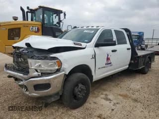 ✅ 2022 Ram 3500 Tradesman • VIN: 3C7WRTCLXNG408373 • Lot: 81469904. Wystawiony na Copart z przebiegiem 104 362 mil. Bezpłatny archiwum sprzedaży aukcyjnych z USA i szczegółowy raport historii pojazdu na DreamBid. Zdjęcie 1.
