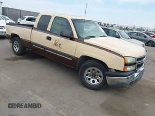 2007 Chevrolet Silverado 1500 LT1 z VIN 1GCEC19V77Z136830, wystawiony jako IAAI lot #41987968 z przebiegiem Nie podano mil oraz . Historia ofert i sprzedaży dostępna na DreamBid. Obrazek 1.