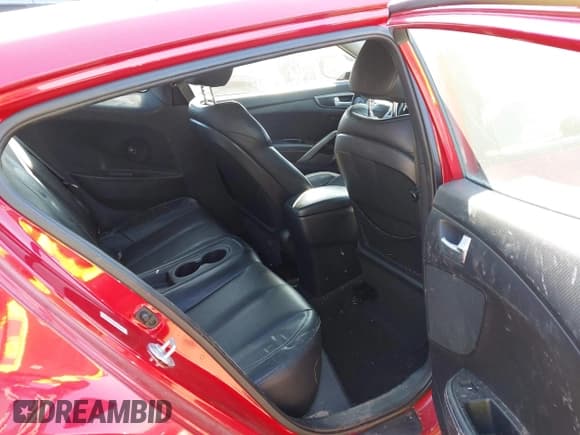 ✅ 2014 Hyundai Veloster Turbo • VIN: KMHTC6AE3EU194438 • Lot: 41635664. Wystawiony na IAAI z przebiegiem 124 054 mil. Bezpłatny archiwum sprzedaży aukcyjnych z USA i szczegółowy raport historii pojazdu na DreamBid. Zdjęcie 8.