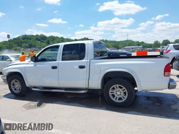 ✅ 2003 Dodge Dakota SLT • VIN: 1D7HL48X73S126440 • Lot: 42330513. Wystawiony na IAAI z przebiegiem 223 959 mil. Bezpłatny archiwum sprzedaży aukcyjnych z USA i szczegółowy raport historii pojazdu na DreamBid. Zdjęcie 14.