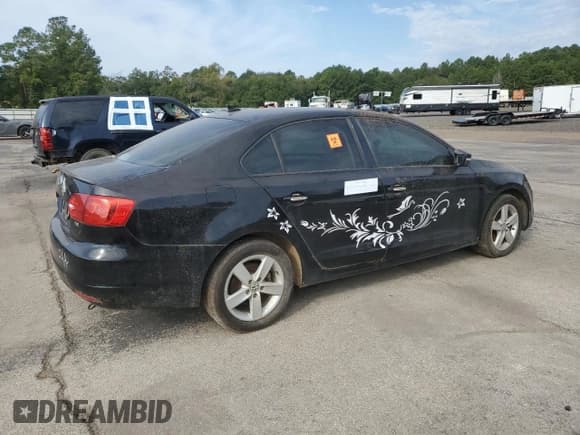 ✅ 2012 Volkswagen Jetta TDI • VIN: 3VWLL7AJ4CM321459 • Lot: 82685095. Listed on Copart with Not provided. Free auction sales archive from the USA and detailed vehicle history report at DreamBid. Image 3.