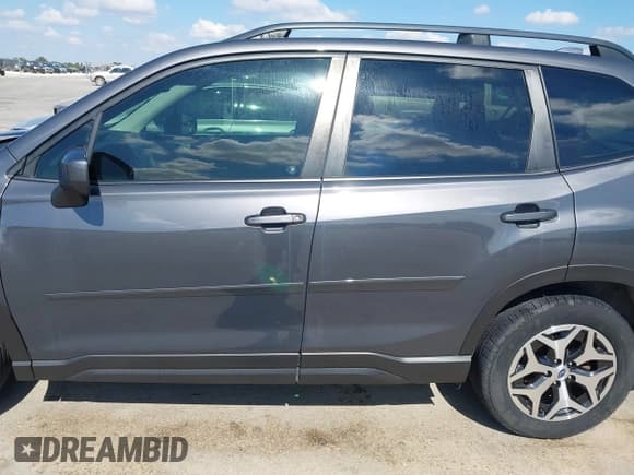 ✅ 2020 Subaru Forester Premium • VIN: JF2SKAJC5LH590057 • Lot: 43449942. Listed on IAAI with 45,466 mi. Free auction sales archive from the USA and detailed vehicle history report at DreamBid. Image 14.