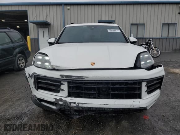 ✅ 2024 Porsche Cayenne • VIN: WP1AA2AY4RDA04333 • Lot: 80688615. Wystawiony na Copart z przebiegiem 25 266 mil. Bezpłatny archiwum sprzedaży aukcyjnych z USA i szczegółowy raport historii pojazdu na DreamBid. Zdjęcie 5.