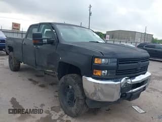 ✅ 2018 Chevrolet Silverado 2500HD Work Truck • VIN: 1GC1CUEG0JF262026 • Lot: 42098240. Wystawiony na IAAI z przebiegiem 149 186 mil. Bezpłatny archiwum sprzedaży aukcyjnych z USA i szczegółowy raport historii pojazdu na DreamBid. Zdjęcie 1.
