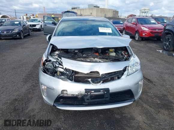 ✅ 2015 Toyota Prius Three • VIN: JTDKN3DU8F1948013 • Лот: 43647679. Опубликован ранее на IAAI с пробегом 112 195 миль. Бесплатный доступ к архиву аукционных продаж из США и подробный отчёт об истории автомобиля на DreamBid. Изображение 6.