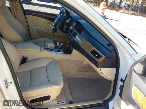 ✅ 2008 BMW 5 Series 528i • VIN: WBANU53558CT13762 • Лот: 43685102. Опубликован ранее на IAAI с пробегом 175 164 миль. Бесплатный доступ к архиву аукционных продаж из США и подробный отчёт об истории автомобиля на DreamBid. Изображение 5.