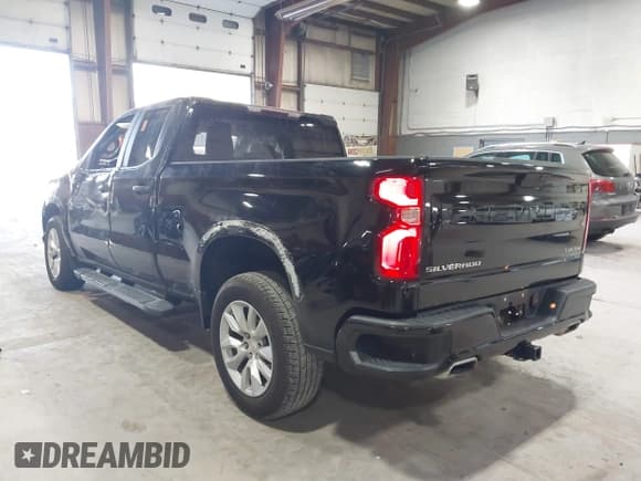 ✅ 2019 Chevrolet Silverado 1500 Custom • VIN: 1GCRYBEF3KZ328519 • Lot: 43509496. Wystawiony na IAAI z przebiegiem 45 468 mil. Bezpłatny archiwum sprzedaży aukcyjnych z USA i szczegółowy raport historii pojazdu na DreamBid. Zdjęcie 3.