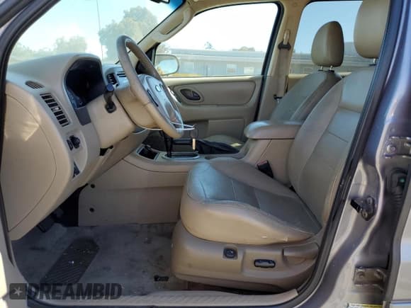 ✅ 2007 Ford Escape Limited • VIN: 1FMYU04197KA70066 • Лот: 68789915. Опубликован ранее на Copart с пробегом 208 091 миль. Бесплатный доступ к архиву аукционных продаж из США и подробный отчёт об истории автомобиля на DreamBid. Изображение 7.