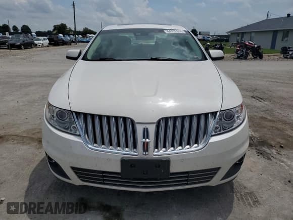 ✅ 2010 Lincoln MKS • VIN: 1LNHL9DR7AG609002 • Lot: 64732515. Listed on Copart with 139,163 mi. Free auction sales archive from the USA and detailed vehicle history report at DreamBid. Image 5.