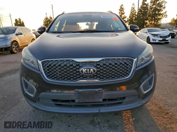 ✅ 2016 Kia Sorento LX • VIN: 5XYPG4A56GG153207 • Lot: 94940785. Listed on Copart with 196,791 mi. Free auction sales archive from the USA and detailed vehicle history report at DreamBid. Image 5.