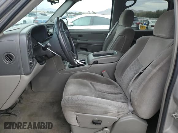 ✅ 2005 Chevrolet Suburban LT • VIN: 1GNFK16Z45J144627 • Лот: 47861005. Опубликован ранее на Copart с пробегом 157 770 миль. Бесплатный доступ к архиву аукционных продаж из США и подробный отчёт об истории автомобиля на DreamBid. Изображение 7.