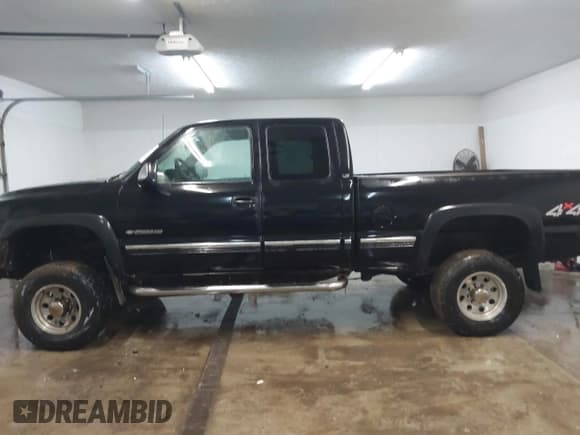 ✅ 2001 Chevrolet Silverado 2500HD LS • VIN: 1GCHK29GX1E199698 • Лот: 41595779. Опубликован ранее на IAAI с пробегом 166 998 миль. Бесплатный доступ к архиву аукционных продаж из США и подробный отчёт об истории автомобиля на DreamBid. Изображение 14.