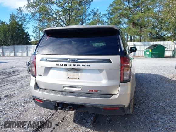 ✅ 2021 Chevrolet Suburban RST • VIN: 1GNSCEKD4MR485958 • Lot: 41275166. Listed on IAAI with 140,991 mi. Free auction sales archive from the USA and detailed vehicle history report at DreamBid. Image 16.