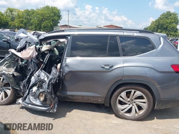 ✅ 2021 Volkswagen Atlas SE • VIN: 1V2WR2CA2MC546477 • Лот: 42921241. Опубликован ранее на IAAI с пробегом Не указан. Бесплатный доступ к архиву аукционных продаж из США и подробный отчёт об истории автомобиля на DreamBid. Изображение 13.