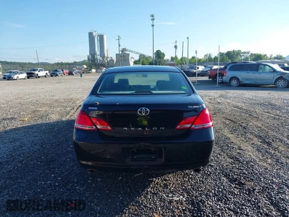 ✅ 2006 Toyota Avalon XL • VIN: 4T1BK36BX6U144231 • Lot: 42823094. Wystawiony na IAAI z przebiegiem 240 865 mil. Bezpłatny archiwum sprzedaży aukcyjnych z USA i szczegółowy raport historii pojazdu na DreamBid. Zdjęcie 16.