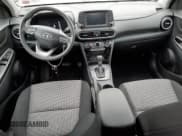 ✅ 2020 Hyundai Kona SE • VIN: KM8K1CAA4LU410307 • Лот: 77148093. Опубликован ранее на Copart с пробегом 54 121 миль. Бесплатный доступ к архиву аукционных продаж из США и подробный отчёт об истории автомобиля на DreamBid. Изображение 8.