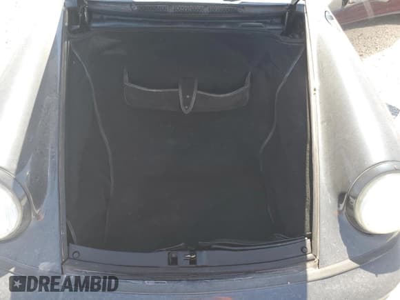 ✅ 1990 Porsche 911 • VIN: WP0CB2963LS471823 • Lot: 48498625. Wystawiony na Copart z przebiegiem 141 461 mil. Bezpłatny archiwum sprzedaży aukcyjnych z USA i szczegółowy raport historii pojazdu na DreamBid. Zdjęcie 11.