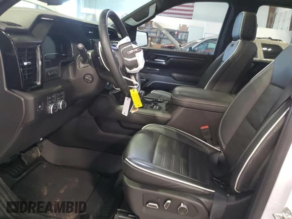 ✅ 2025 GMC Sierra 1500 AT4X • VIN: 3GTUUFEL6SG100789 • Лот: 87073965. Опубликован ранее на Copart с пробегом 7 170 миль. Бесплатный доступ к архиву аукционных продаж из США и подробный отчёт об истории автомобиля на DreamBid. Изображение 7.