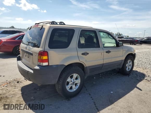 ✅ 2007 Ford Escape XLT • VIN: 1FMYU03137KA76933 • Lot: 68623465. Listed on Copart with 121,358 mi. Free auction sales archive from the USA and detailed vehicle history report at DreamBid. Image 3.