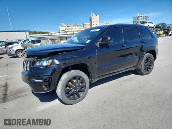 ✅ 2017 Jeep Grand Cherokee Altitude • VIN: 1C4RJEAG9HC952504 • Lot: 82765025. Listed on Copart with 90,429 mi. Free auction sales archive from the USA and detailed vehicle history report at DreamBid. Image 1.