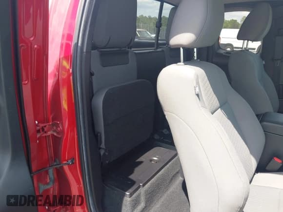 ✅ 2022 Toyota Tacoma SR • VIN: 3TYSX5EN1NT014391 • Lot: 42470136. Listed on IAAI with 31,720 mi. Free auction sales archive from the USA and detailed vehicle history report at DreamBid. Image 8.