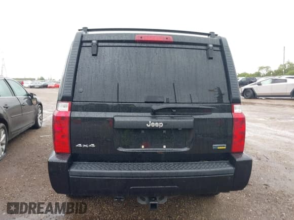 ✅ 2007 Jeep Commander Sport • VIN: 1J8HG48P17C632997 • Lot: 42319292. Listed on IAAI with 99,129 mi. Free auction sales archive from the USA and detailed vehicle history report at DreamBid. Image 17.