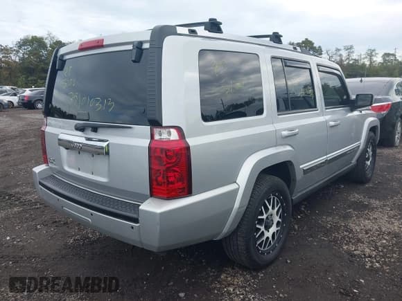 ✅ 2009 Jeep Commander Limited • VIN: 1J8HG58P49C539741 • Lot: 43465845. Listed on IAAI with Not provided. Free auction sales archive from the USA and detailed vehicle history report at DreamBid. Image 4.