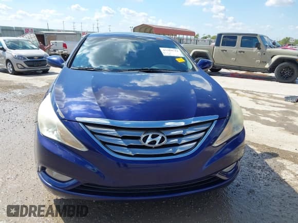 ✅ 2011 Hyundai Sonata Limited • VIN: 5NPEC4AC4BH022179 • Lot: 43304712. Listed on IAAI with 124,189 mi. Free auction sales archive from the USA and detailed vehicle history report at DreamBid. Image 12.