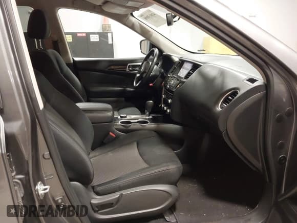 ✅ 2019 Nissan Pathfinder SV • VIN: 5N1DR2MM1KC628212 • Lot: 41815898. Listed on IAAI with 139,375 mi. Free auction sales archive from the USA and detailed vehicle history report at DreamBid. Image 5.