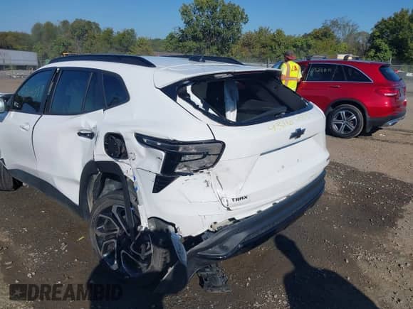 2024 Chevrolet Trax 2RS with VIN KL77LJE23RC158492, listed as a IAAI auction lot 43164357 with 23,790 mi miles and . Bid and sale history available at DreamBid. Image 16.