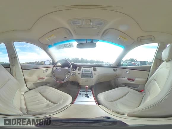 ✅ 2008 Hyundai Azera Limited • VIN: KMHFC46F78A263463 • Lot: 81938155. Listed on Copart with 94,944 mi. Free auction sales archive from the USA and detailed vehicle history report at DreamBid. Image 14.