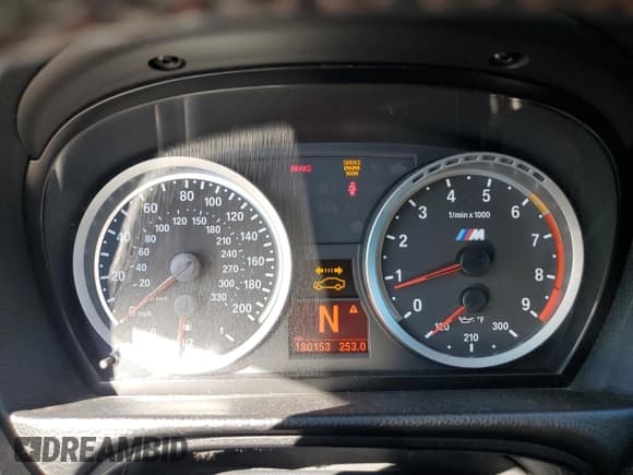 ✅ 2011 BMW M3 • VIN: WBSKG9C54BE368874 • Lot: 37296974. Wystawiony na Copart z przebiegiem 180 153 mil. Bezpłatny archiwum sprzedaży aukcyjnych z USA i szczegółowy raport historii pojazdu na DreamBid. Zdjęcie 9.