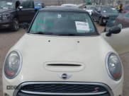 ✅ 2017 MINI Hardtop Cooper S • VIN: WMWXP7C39H3B94675 • Lot: 42532420. Wystawiony na IAAI z przebiegiem 94 340 mil. Bezpłatny archiwum sprzedaży aukcyjnych z USA i szczegółowy raport historii pojazdu na DreamBid. Zdjęcie 6.