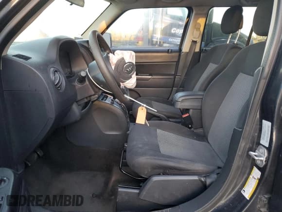 ✅ 2015 Jeep Patriot Sport • VIN: 1C4NJPBB3FD358771 • Lot: 86523725. Listed on Copart with 161,119 mi. Free auction sales archive from the USA and detailed vehicle history report at DreamBid. Image 7.