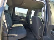 ✅ 2019 Chevrolet Silverado 1500 Custom • VIN: 3GCUYBEFXKG700027 • Lot: 69977734. Wystawiony na Copart z przebiegiem 79 626 mil. Bezpłatny archiwum sprzedaży aukcyjnych z USA i szczegółowy raport historii pojazdu na DreamBid. Zdjęcie 10.