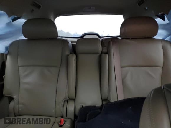 ✅ 2011 Toyota Highlander • VIN: 5TDBK3EH5BS081693 • Лот: 89641795. Опубликован ранее на Copart с пробегом Не указан. Бесплатный доступ к архиву аукционных продаж из США и подробный отчёт об истории автомобиля на DreamBid. Изображение 10.