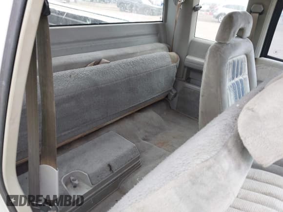 ✅ 1994 GMC Sierra 1500 SLE1 • VIN: 2GTEC19ZXR1545189 • Lot: 43866544. Wystawiony na IAAI z przebiegiem 392 935 mil. Bezpłatny archiwum sprzedaży aukcyjnych z USA i szczegółowy raport historii pojazdu na DreamBid. Zdjęcie 8.