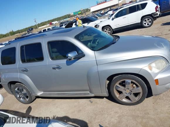 2011 Chevrolet HHR 2LT z VIN 3GNBACFU3BS549406, wystawiony jako IAAI lot #43485471 z przebiegiem 188 882 mil mil oraz . Historia ofert i sprzedaży dostępna na DreamBid. Obrazek 13.