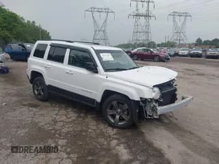 ✅ 2015 Jeep Patriot Latitude • VIN: 1C4NJRFB7FD189067 • Lot: 42278134. Wystawiony na IAAI z przebiegiem 91 640 mil. Bezpłatny archiwum sprzedaży aukcyjnych z USA i szczegółowy raport historii pojazdu na DreamBid. Zdjęcie 1.