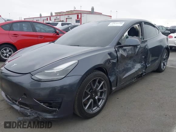 ✅ 2022 Tesla Model 3 • VIN: 5YJ3E1EA2NF235465 • Lot: 42836189. Wystawiony na IAAI z przebiegiem 67 722 mil. Bezpłatny archiwum sprzedaży aukcyjnych z USA i szczegółowy raport historii pojazdu na DreamBid. Zdjęcie 19.