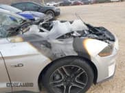 ✅ 2019 Ford Mustang GT Premium • VIN: 1FATP8FF0K5126017 • Lot: 41783559. Wystawiony na IAAI z przebiegiem Nie podano. Bezpłatny archiwum sprzedaży aukcyjnych z USA i szczegółowy raport historii pojazdu na DreamBid. Zdjęcie 12.