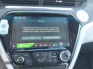 ✅ 2020 Chevrolet Bolt EV Premier • VIN: 1G1FZ6S03L4145572 • Lot: 41672295. Wystawiony na IAAI z przebiegiem 25 998 mil. Bezpłatny archiwum sprzedaży aukcyjnych z USA i szczegółowy raport historii pojazdu na DreamBid. Zdjęcie 18.