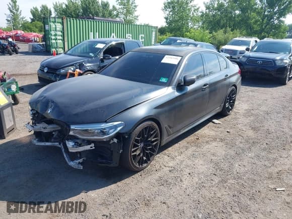 ✅ 2018 BMW 5 Series M550i xDrive • VIN: WBAJB9C55JB286747 • Lot: 42583106. Listed on IAAI with 141,102 mi. Free auction sales archive from the USA and detailed vehicle history report at DreamBid. Image 18.