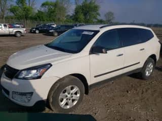 2015 Chevrolet Traverse LS z VIN 1GNKRFED0FJ210153, wystawiony jako Copart lot #55778605 z przebiegiem 196 901 mil mil oraz Czysty tytuł • Clean title. Historia ofert i sprzedaży dostępna na DreamBid. Obrazek 1.