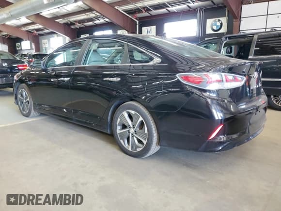 ✅ 2019 Hyundai Sonata • VIN: KMHE14L27KA093986 • Лот: 66001475. Опубликован ранее на Copart с пробегом 132 602 миль. Бесплатный доступ к архиву аукционных продаж из США и подробный отчёт об истории автомобиля на DreamBid. Изображение 2.
