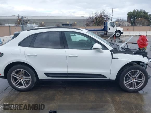✅ 2024 Porsche Macan • VIN: WP1AA2A57RLB12571 • Lot: 41243341. Wystawiony na IAAI z przebiegiem 4 744 mil. Bezpłatny archiwum sprzedaży aukcyjnych z USA i szczegółowy raport historii pojazdu na DreamBid. Zdjęcie 14.