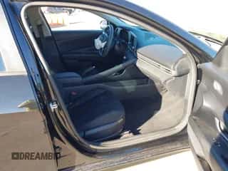 2021 Hyundai Elantra SEL z VIN 5NPLM4AG3MH007120, wystawiony jako IAAI lot #43486291 z przebiegiem 46 109 mil mil oraz . Historia ofert i sprzedaży dostępna na DreamBid. Obrazek 5.