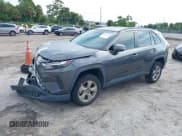 ✅ 2023 Toyota RAV4 XLE • VIN: 2T3W1RFV8PC239706 • Lot: 42768871. Wystawiony na IAAI z przebiegiem 83 793 mil. Bezpłatny archiwum sprzedaży aukcyjnych z USA i szczegółowy raport historii pojazdu na DreamBid. Zdjęcie 17.